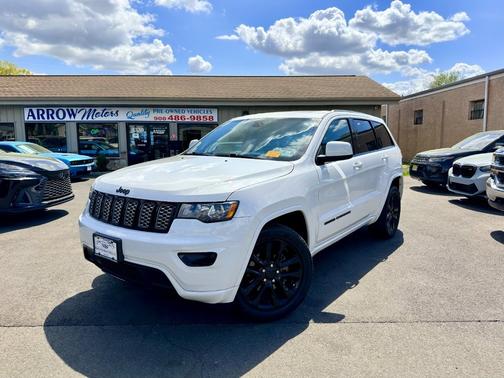 Bright White Clearcoat 2019 Jeep Grand Cherokee Altitude 4x4
