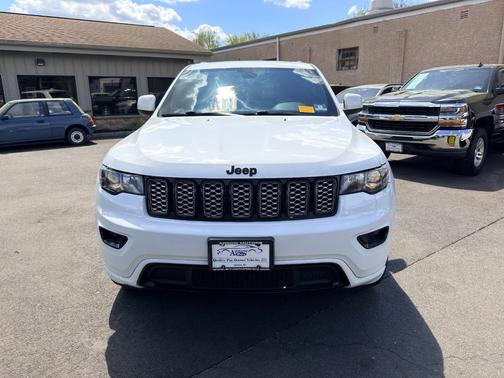 Bright White Clearcoat 2019 Jeep Grand Cherokee Altitude 4x4