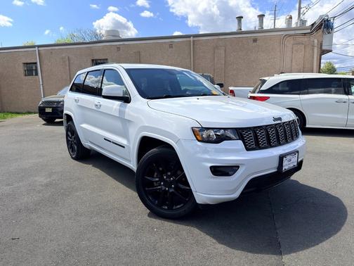 Bright White Clearcoat 2019 Jeep Grand Cherokee Altitude 4x4
