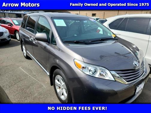 2016 Toyota Sienna LE
