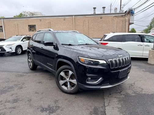 Diamond Black Crystal Pearlcoat 2019 Jeep Cherokee Limited 4x4