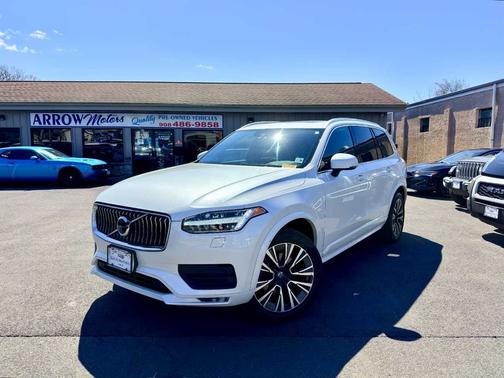 Crystal White Metallic 2021 Volvo XC90 T5 AWD Momentum 7P