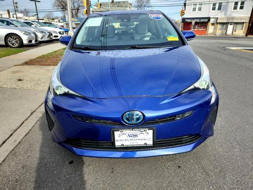 2018 Toyota Prius Three Touring