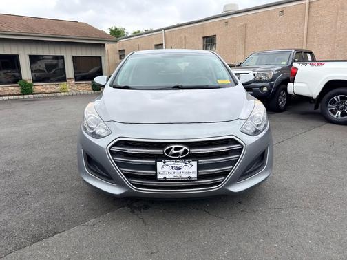 Titanium Gray Metallic 2016 Hyundai Elantra GT 5dr HB Auto