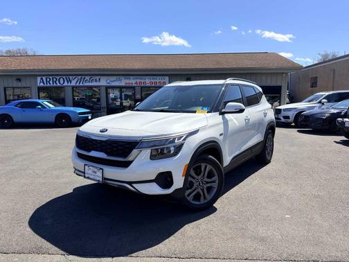 Snow White Pearl 2021 Kia Seltos S IVT AWD