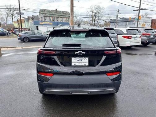 Mosaic Black Metallic 2022 Chevrolet Bolt EUV FWD 4dr Premier