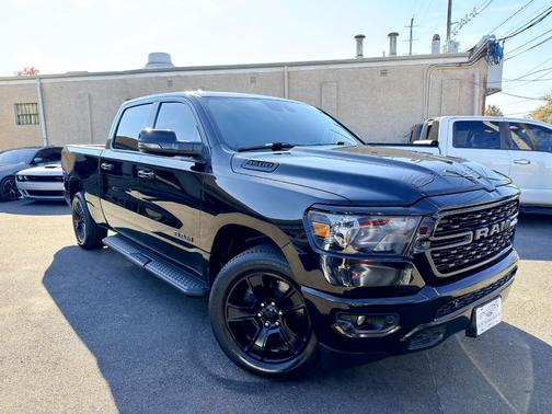 Diamond Black Crystal Pearlcoat 2023 RAM 1500 Big Horn 4x4 Crew Cab 6'4" Box