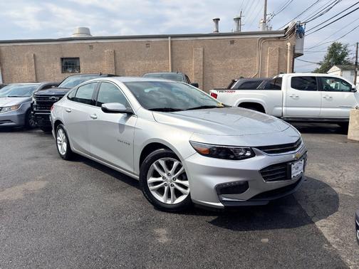 Silver Ice Metallic 2016 Chevrolet Malibu 4dr Sdn LT w/1LT