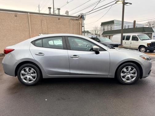 2016 Mazda Mazda3 i Sport