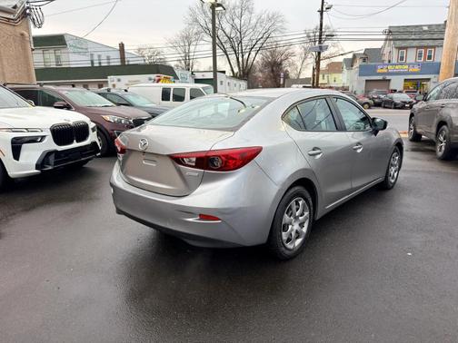 2016 Mazda Mazda3 i Sport