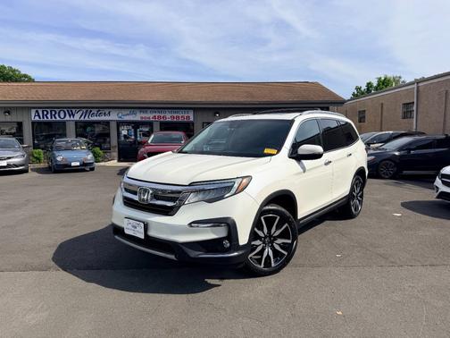 White Diamond Pearl 2019 Honda Pilot Touring 8-Passenger AWD