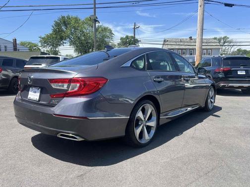 Modern Steel Metallic 2018 Honda Accord Touring 2.0T Auto