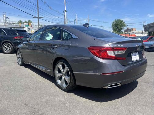 Modern Steel Metallic 2018 Honda Accord Touring 2.0T Auto