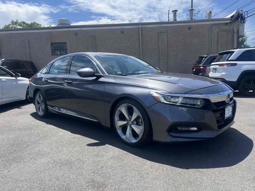 Modern Steel Metallic 2018 Honda Accord Touring 2.0T Auto