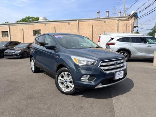 Baltic Sea Green Metallic 2019 Ford Escape SE FWD