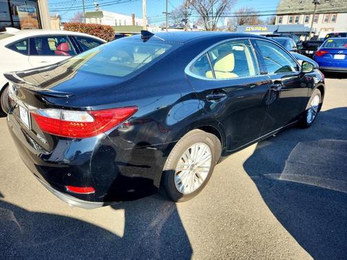 2015 Lexus ES 350 Crafted Line