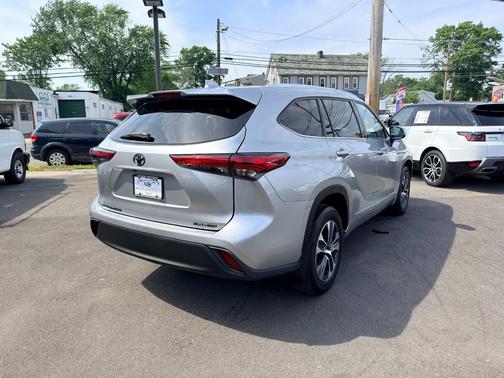 Celestial Silver Metallic 2020 Toyota Highlander XLE AWD (Natl)