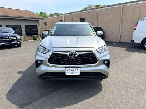 Celestial Silver Metallic 2020 Toyota Highlander XLE AWD (Natl)