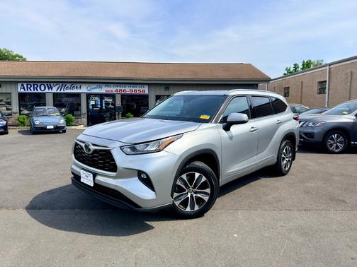 Celestial Silver Metallic 2020 Toyota Highlander XLE AWD (Natl)
