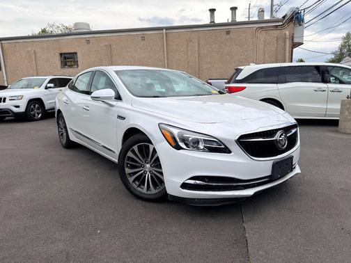 White Frost Tricoat 2018 Buick LaCrosse 4dr Sdn Essence FWD