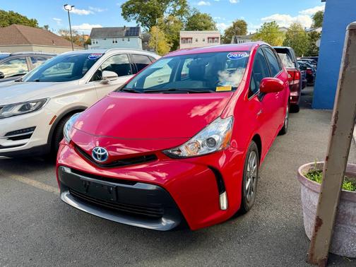 2016 Toyota Prius v Four