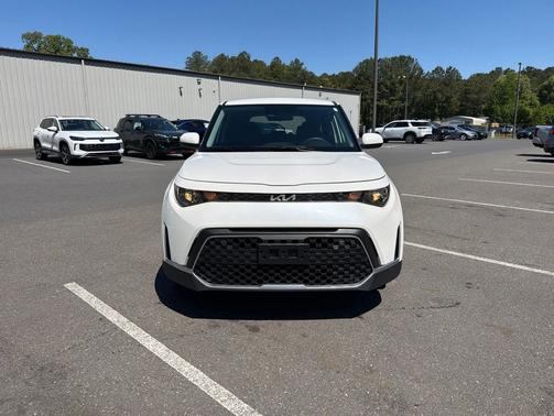 Snow White Pearl 2025 Kia Soul LX