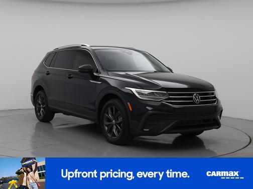 Black 2022 Volkswagen Tiguan SE