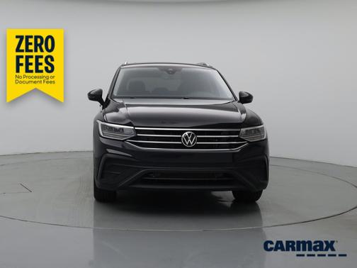 Black 2022 Volkswagen Tiguan SE