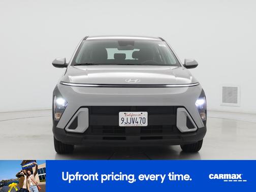 Gray 2024 Hyundai KONA SE