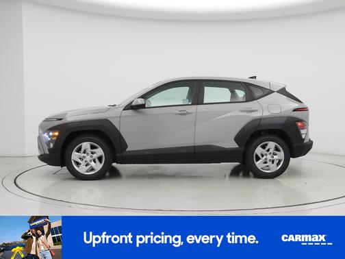Gray 2024 Hyundai KONA SE