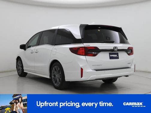 White 2025 Honda Odyssey Touring