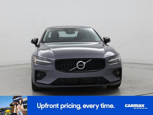 Gray 2021 Volvo S60 T5 Momentum