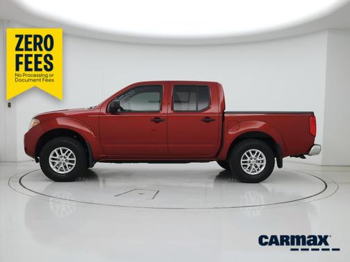 Red 2015 Nissan Frontier SV