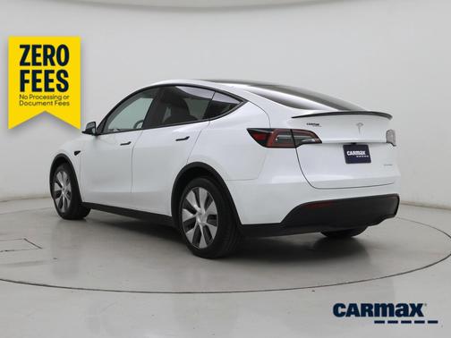White 2024 Tesla Model Y Long Range
