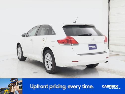 White 2015 Toyota Venza XLE
