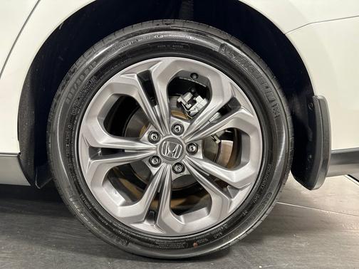 Platinum White Pearl 2024 Honda Accord