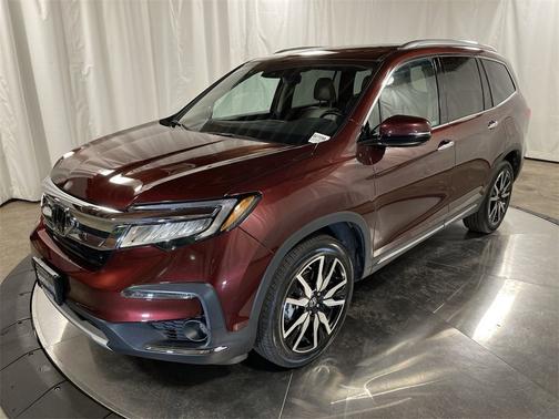 Photo 1 of 3 of 2019 Honda Pilot