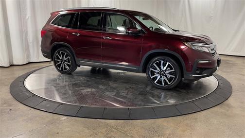 Photo 2 of 3 of 2019 Honda Pilot