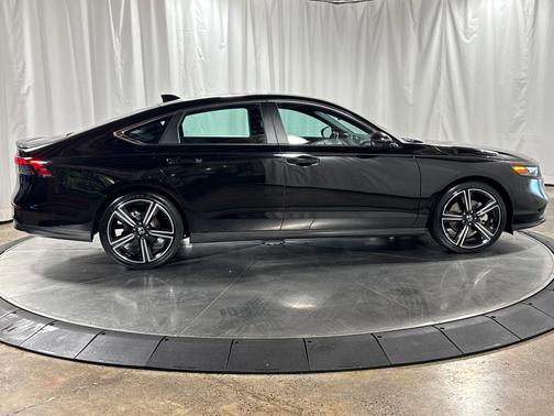 Crystal Black Pearl 2024 Honda Accord Hybrid