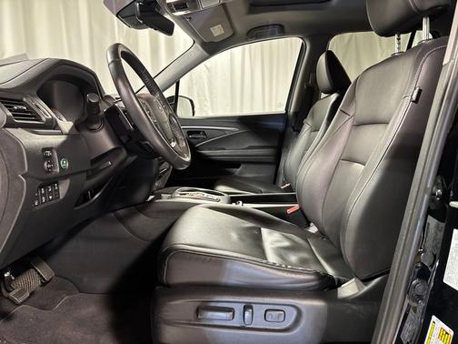 Crystal Black Pearl 2023 Honda Ridgeline