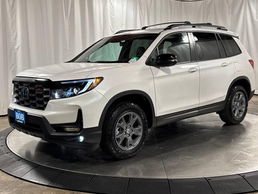 Platinum White Pearl 2025 Honda Passport