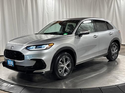 Lunar Silver Metallic 2025 Honda HR-V