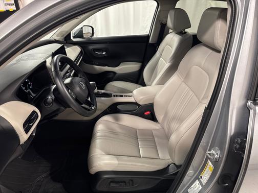 Lunar Silver Metallic 2025 Honda HR-V