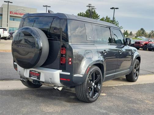 2024 Land Rover Defender 110 P500 SE