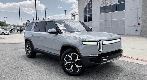 Gray 2024 Rivian R1S Adventure Quad Motor Large Pack