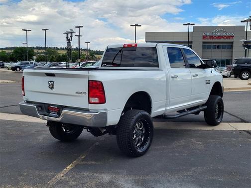 2017 RAM 2500 SLT Crew Cab 4x4 6'4' Box
