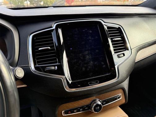 2017 Volvo XC90 Hybrid T8 Inscription