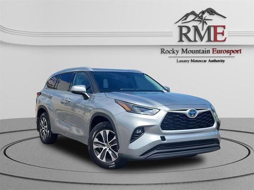 2022 Toyota Highlander Hybrid XLE