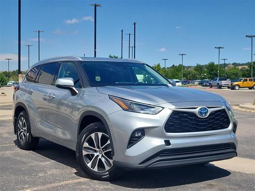 2022 Toyota Highlander Hybrid XLE