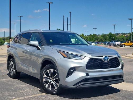 2022 Toyota Highlander Hybrid XLE
